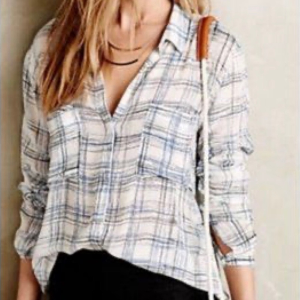 Cloth & Stone Size M Plaid Button-Up V-Neck Top — Hidden Buttons EUC